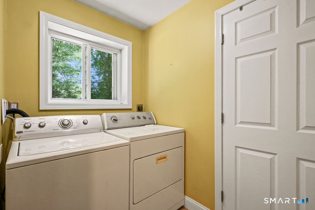 18 Foxridge Lane Avon, CT 06001 - Photo 24 of 31