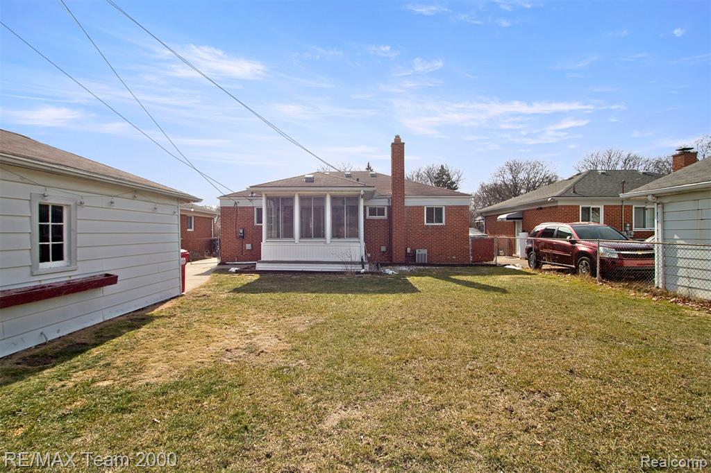19431 Stephens Eastpointe, MI 48021 - Photo 3 of 46 Gallery Image 3