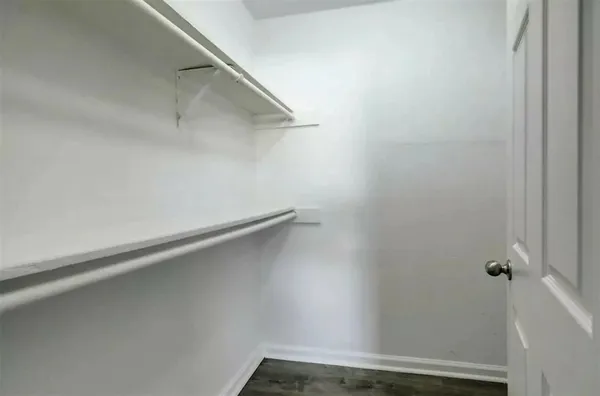 $1,098 | 851 Threadneedle Street, Unit 215, Houston, TX 77079
