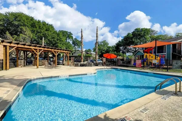 $1,098 | 851 Threadneedle Street, Unit 215, Houston, TX 77079