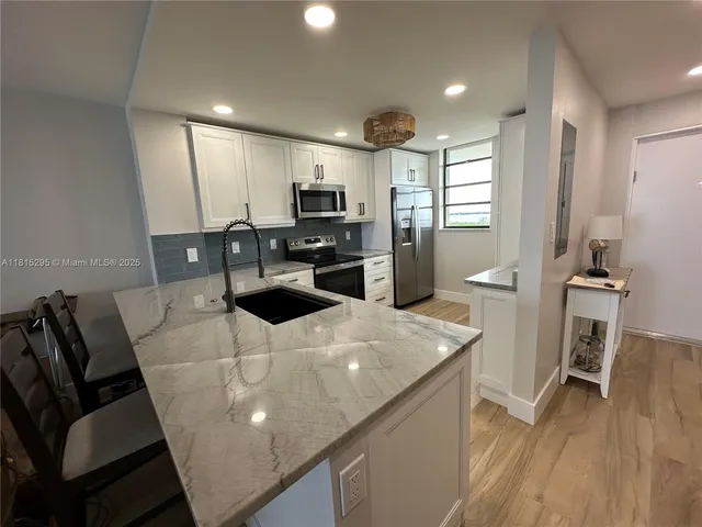 $3,900 | 9940 South Ocean Drive, Unit 804, Jensen Beach, FL 34957