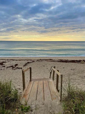 $3,900 | 9940 South Ocean Drive, Unit 804, Jensen Beach, FL 34957