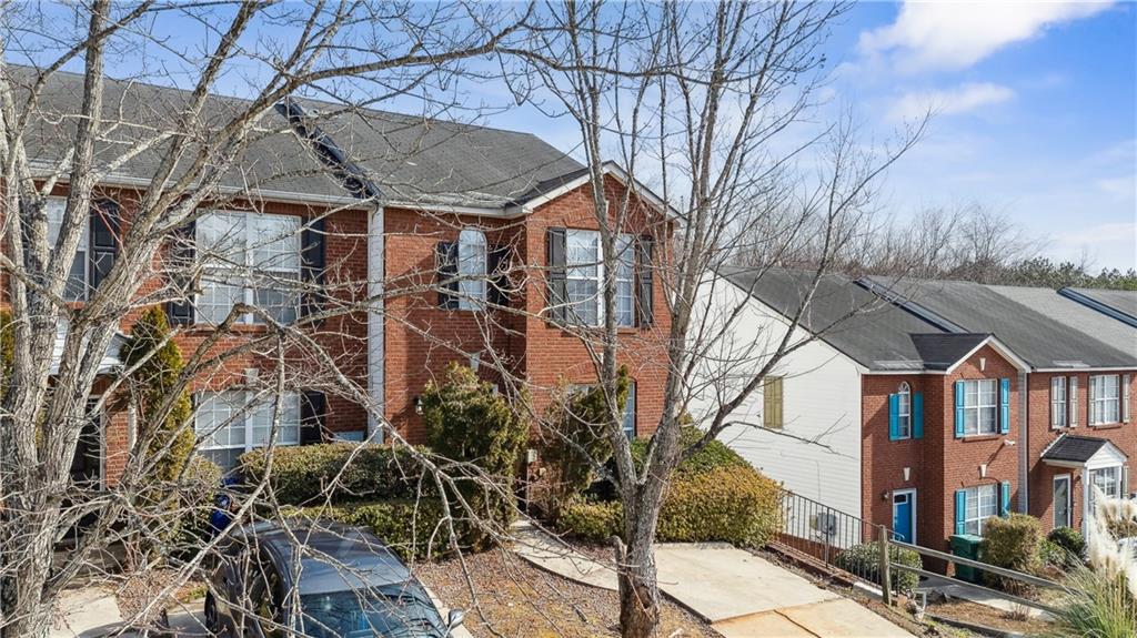 5547 Strathmoor Manor Circle Lithonia, GA 30058 - Photo 2 of 16