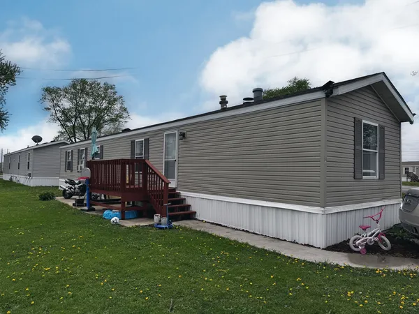 $25,000 | 57 Redwood Manor Drive, Pontiac, IL 61764