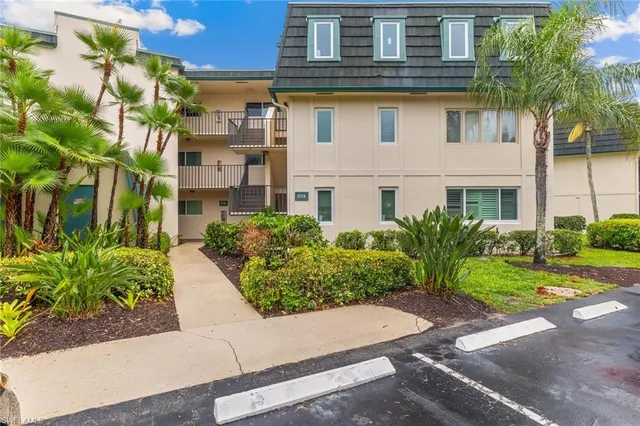 $2,000 | 1724 Bald Eagle Drive, Unit 512C, Naples, FL 34105