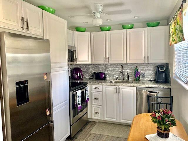206 Brighton East Boca Raton, FL 33434 - Photo 4 of 29 Kitchen