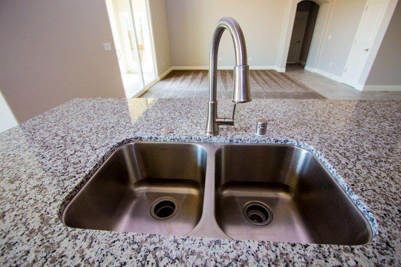 191 West Lilac Avenue Reedley, CA 93654 - Photo 3 of 27 Gallery Image 3