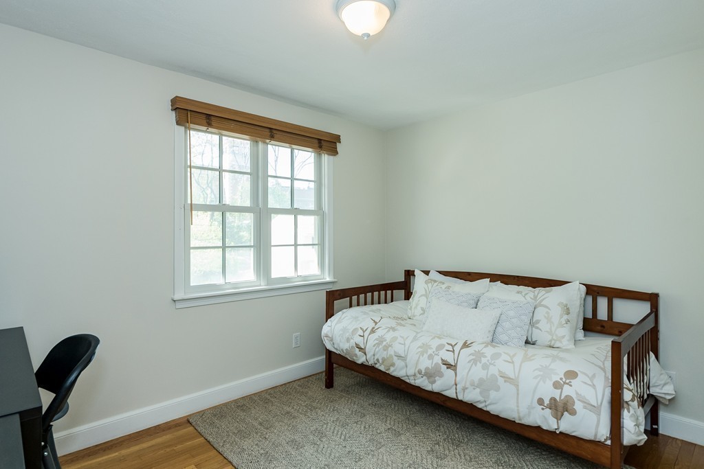 492 Clinton Road Brookline, MA 02467 - Photo 18 of 25