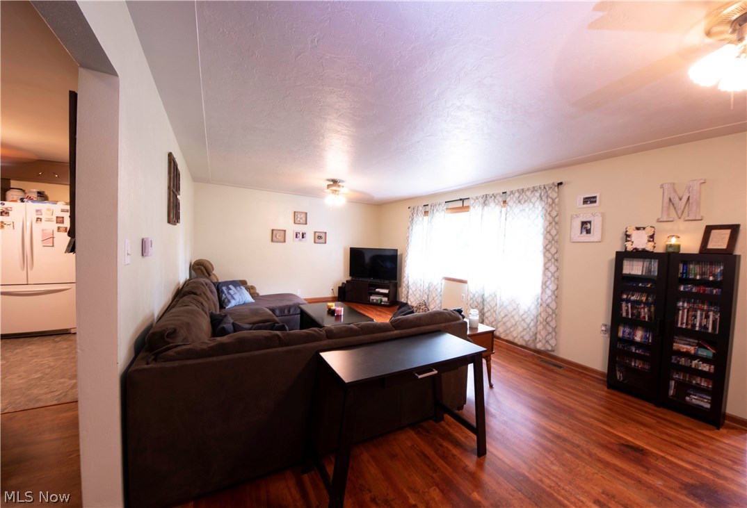 48712 Russia Road Amherst, OH 44001 - Photo 11 of 27 Gallery Image 11