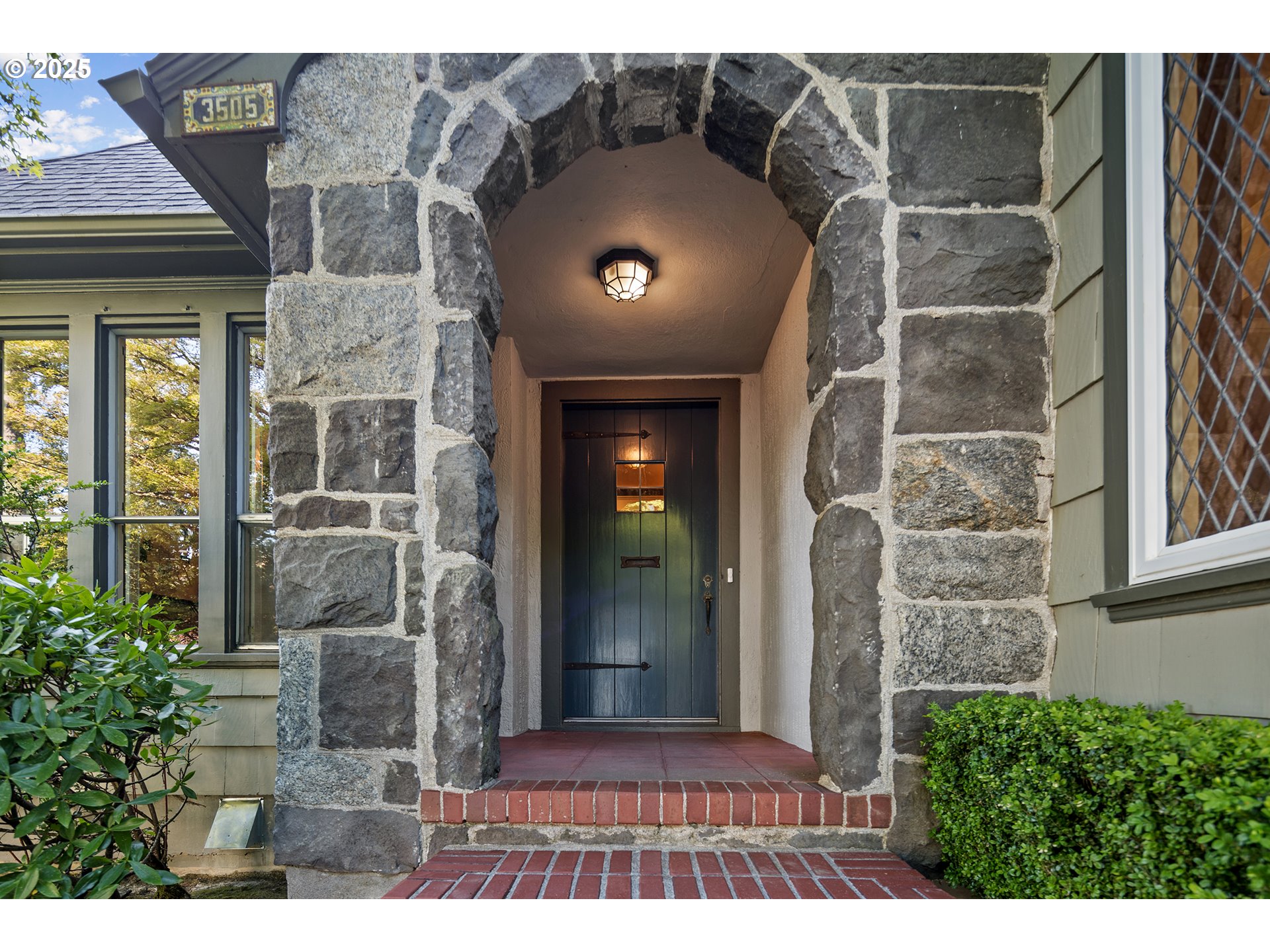 3505 Southwest Beaverton Avenue Portland, OR 97239 - Photo 2 of 48