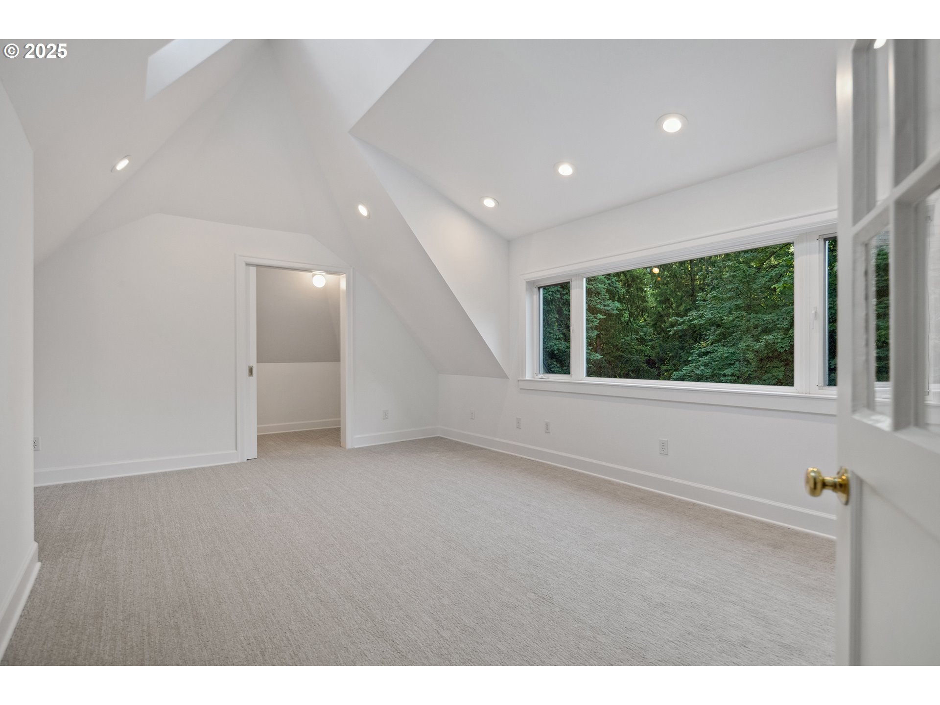 3505 Southwest Beaverton Avenue Portland, OR 97239 - Photo 26 of 48