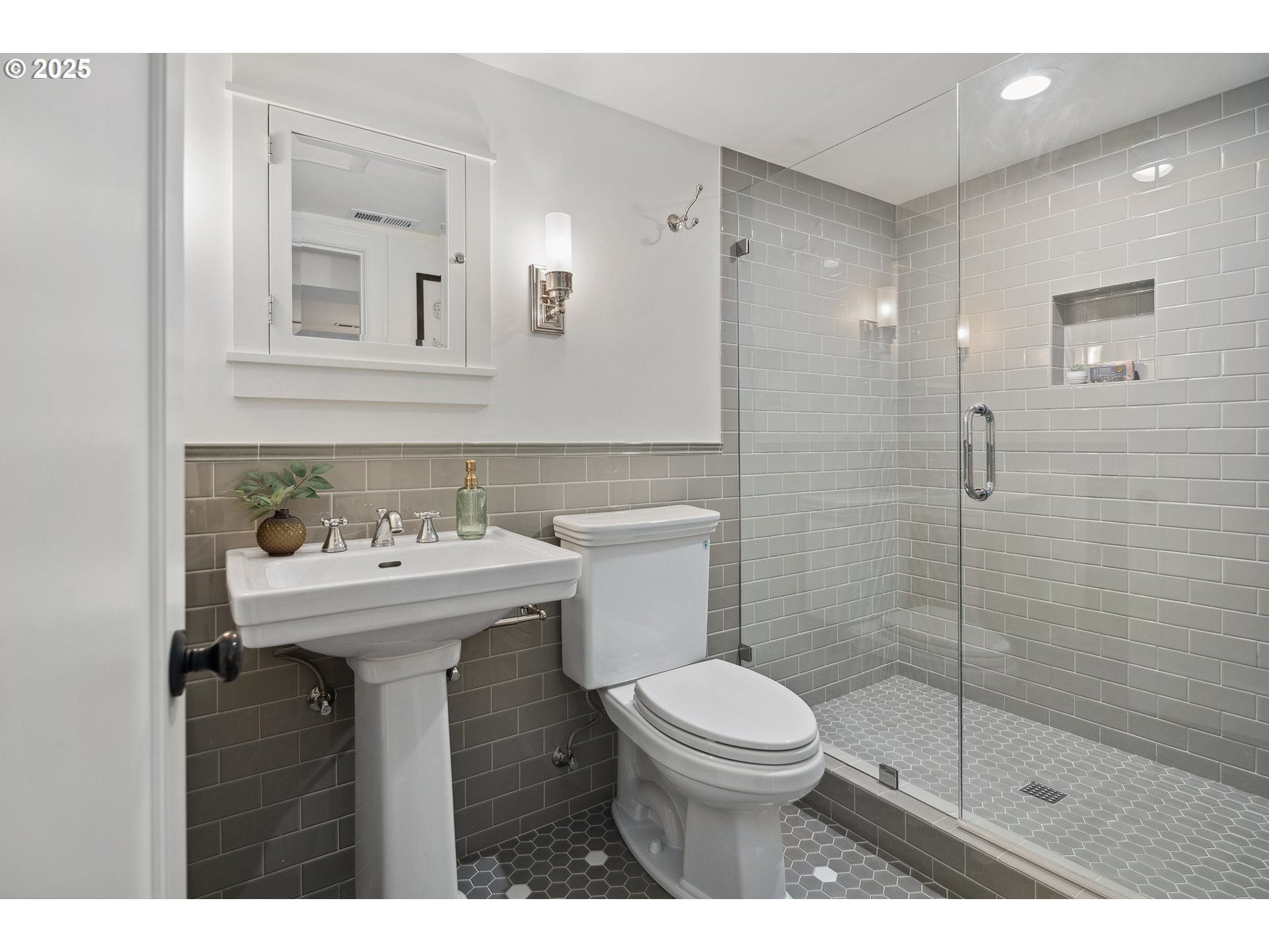 3505 Southwest Beaverton Avenue Portland, OR 97239 - Photo 34 of 48