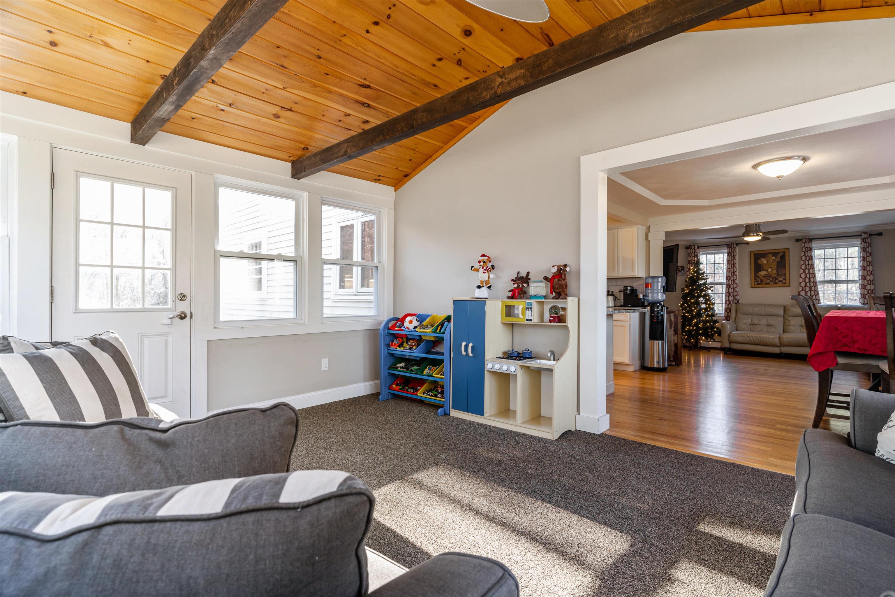 14 Lawson Farm Road Londonderry, NH 03053 - Photo 14 of 38