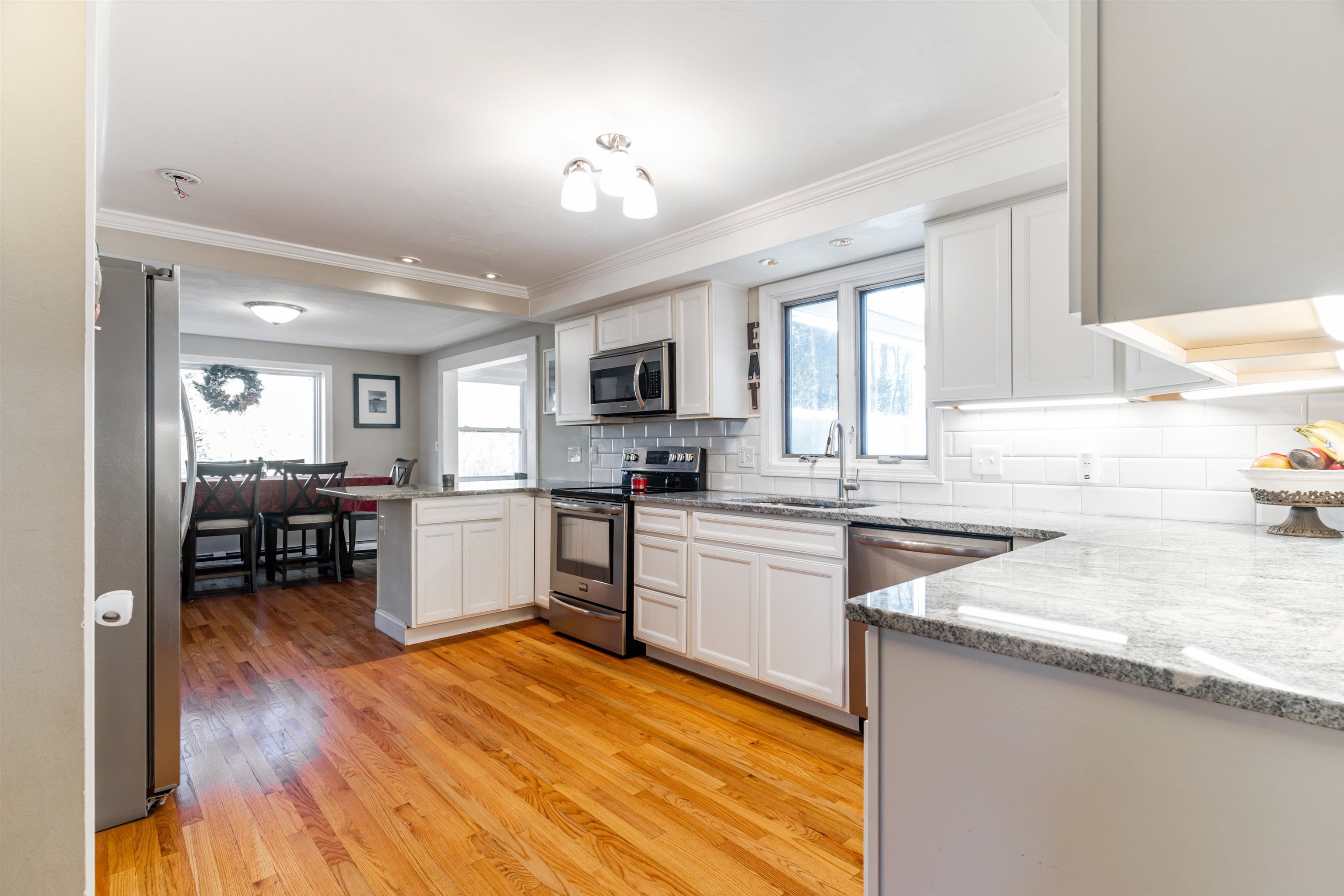 14 Lawson Farm Road Londonderry, NH 03053 - Photo 18 of 38