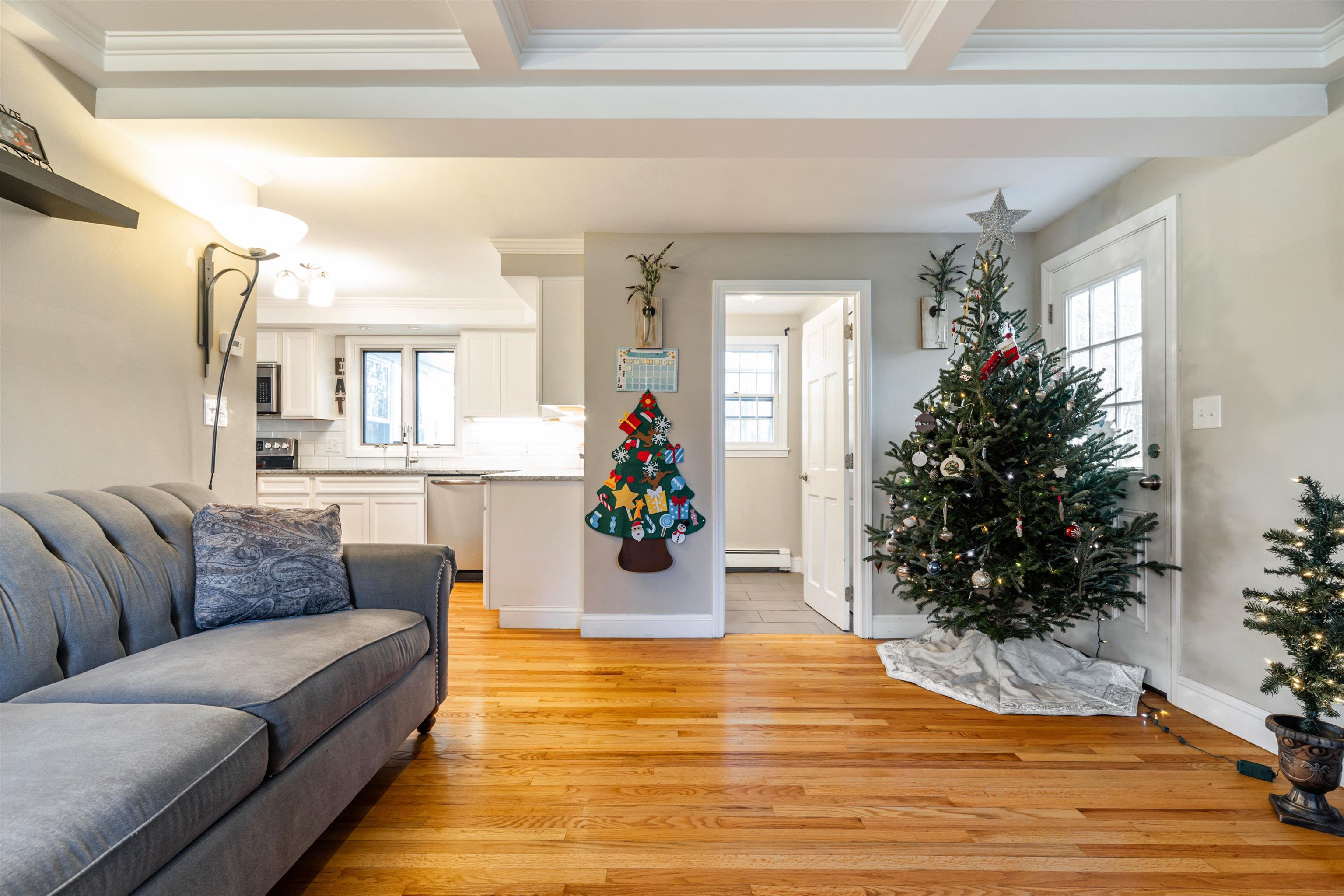 14 Lawson Farm Road Londonderry, NH 03053 - Photo 23 of 38