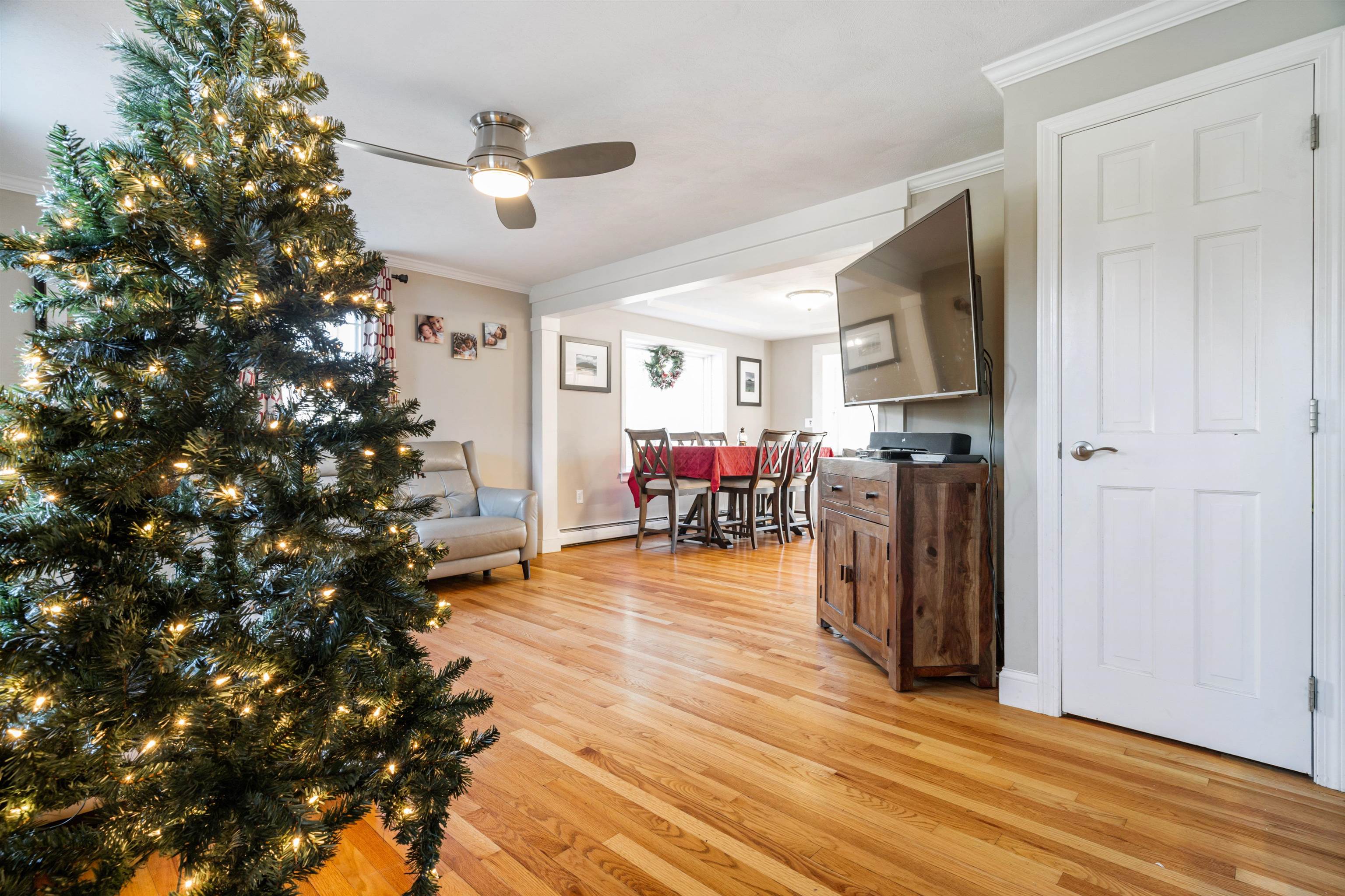 14 Lawson Farm Road Londonderry, NH 03053 - Photo 4 of 38