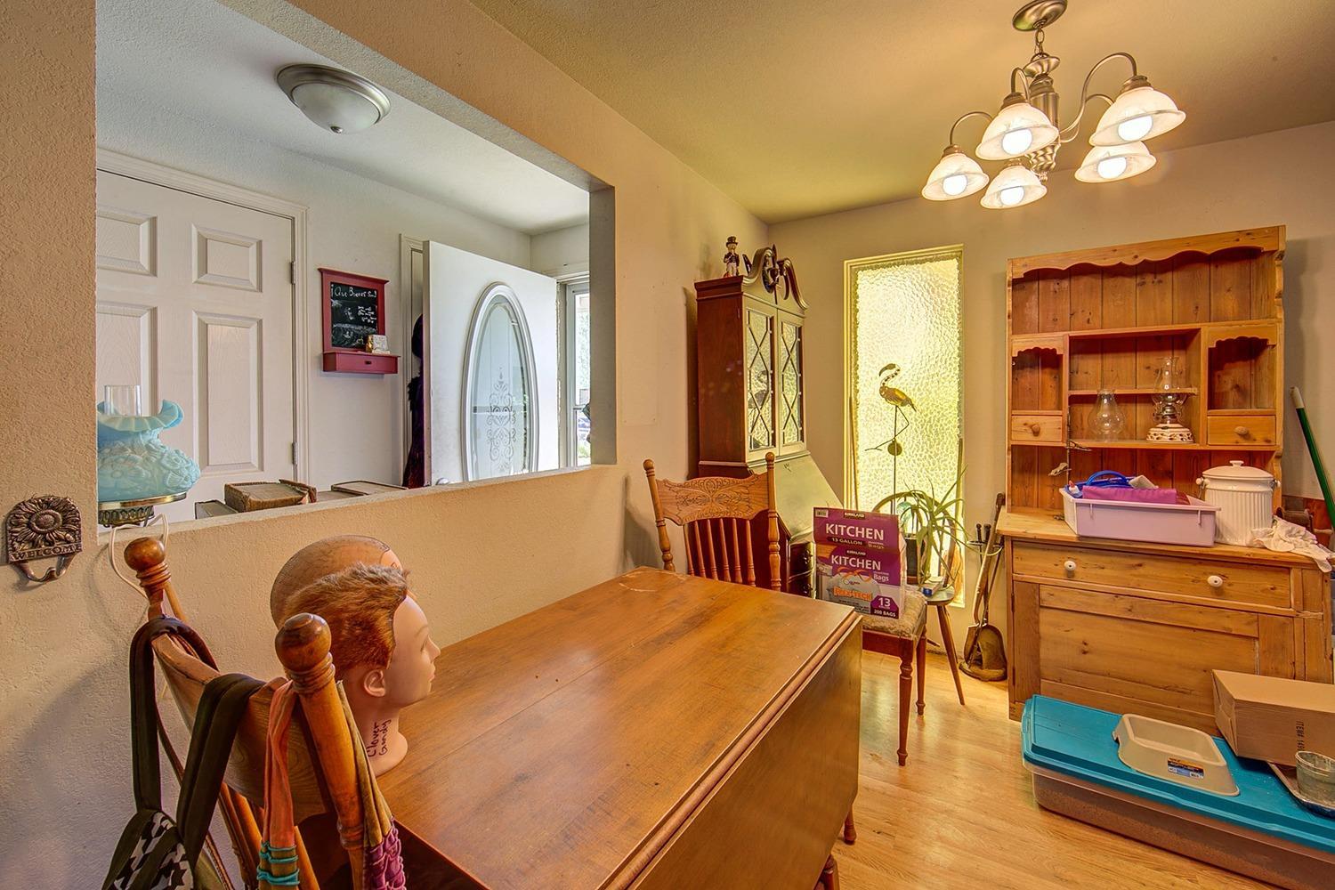 596 Sherman Way Eagle Point, OR 97524 - Photo 5 of 19 Additional Photo