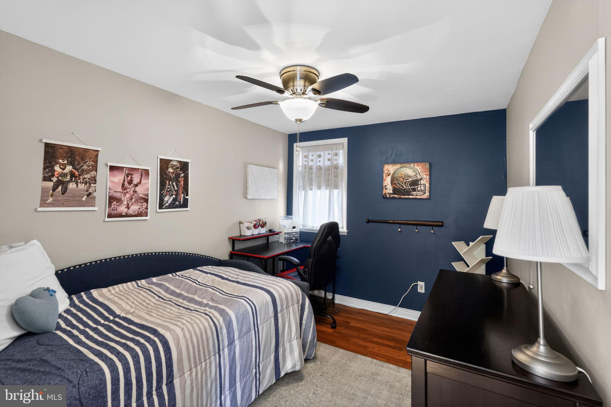 226 Potomac Road Wilmington, DE 19803 - Photo 18 of 29 Cozy room with sporty decor accents.