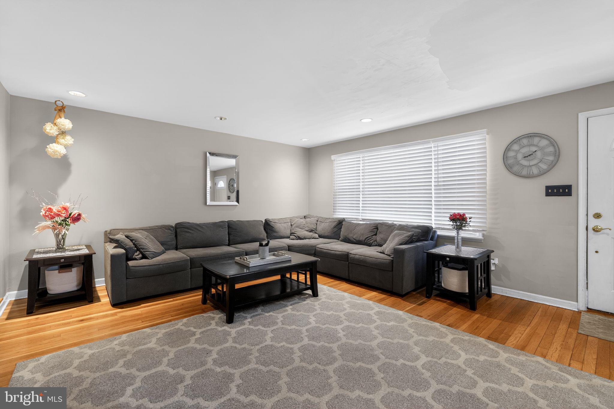 226 Potomac Road Wilmington, DE 19803 - Photo 5 of 29 Cozy living space with warm tones.