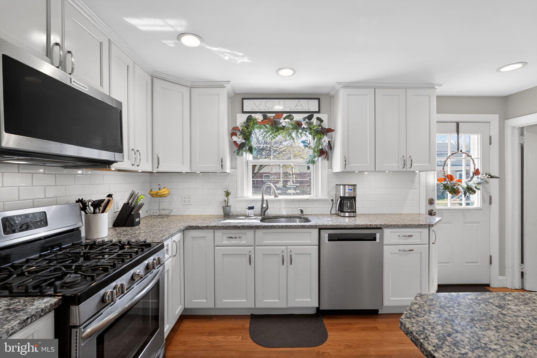 226 Potomac Road Wilmington, DE 19803 - Photo 9 of 29 Bright and inviting modern kitchen.