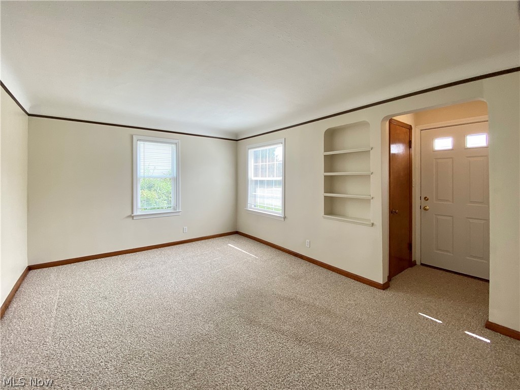 7912 Snow Road Parma, OH 44129 - Photo 2 of 35
