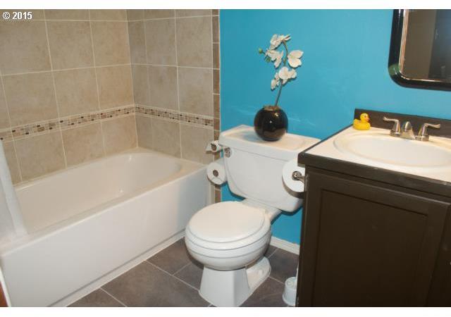 16923 Southwest Division Street Beaverton, OR 97007 - Photo 12 of 16 Gallery Image 12