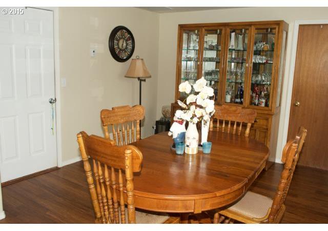 16923 Southwest Division Street Beaverton, OR 97007 - Photo 5 of 16 Gallery Image 5