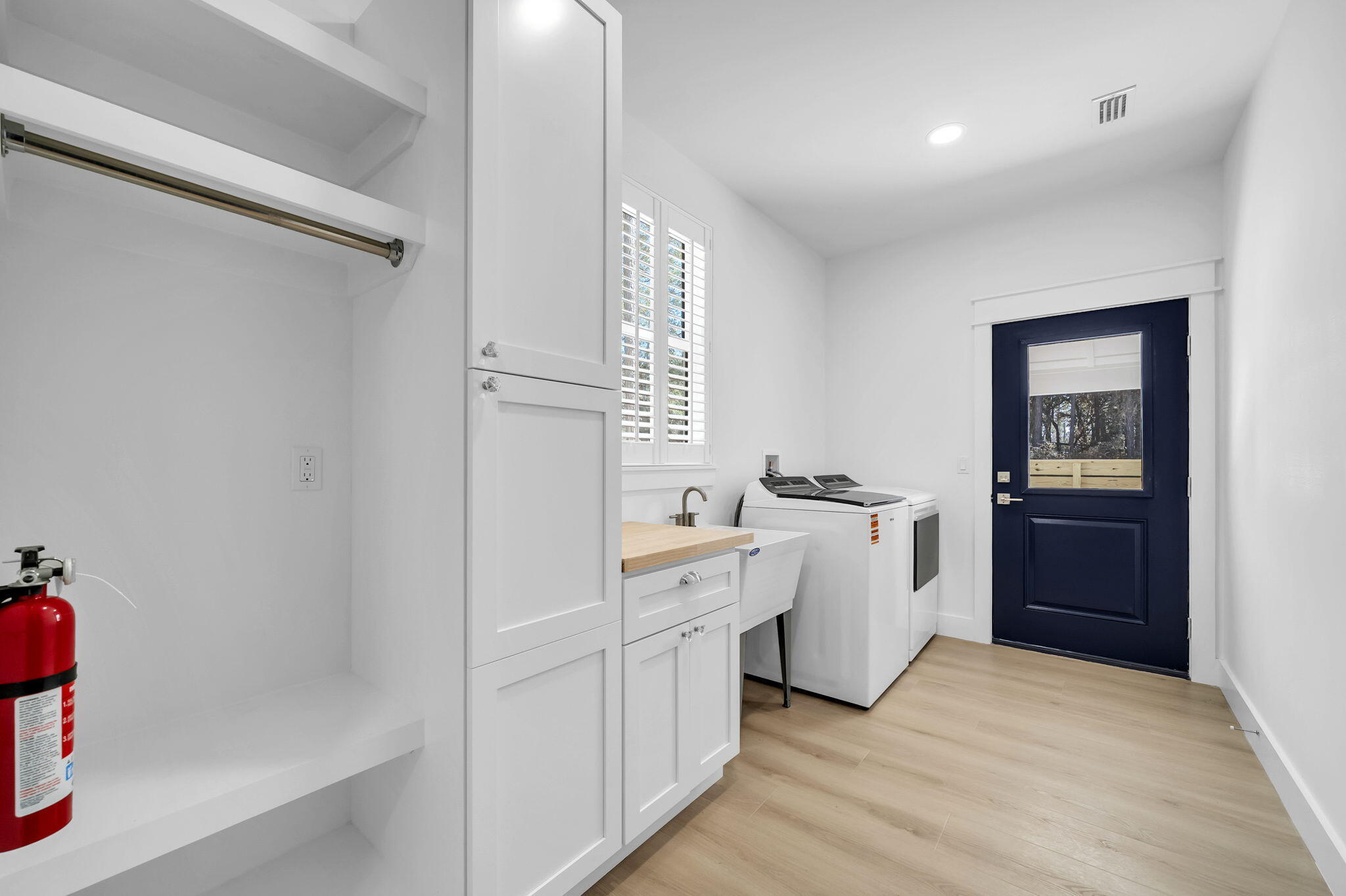 119 Osprey Lane Santa Rosa Beach, FL 32459 - Photo 7 of 33 mud room/ laundry