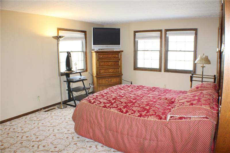 726 Enterprise Road Grove City, PA 16127 - Photo 12 of 22 Gallery Image 12