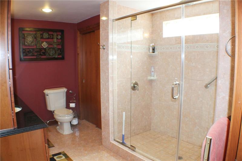 726 Enterprise Road Grove City, PA 16127 - Photo 14 of 22 Gallery Image 14
