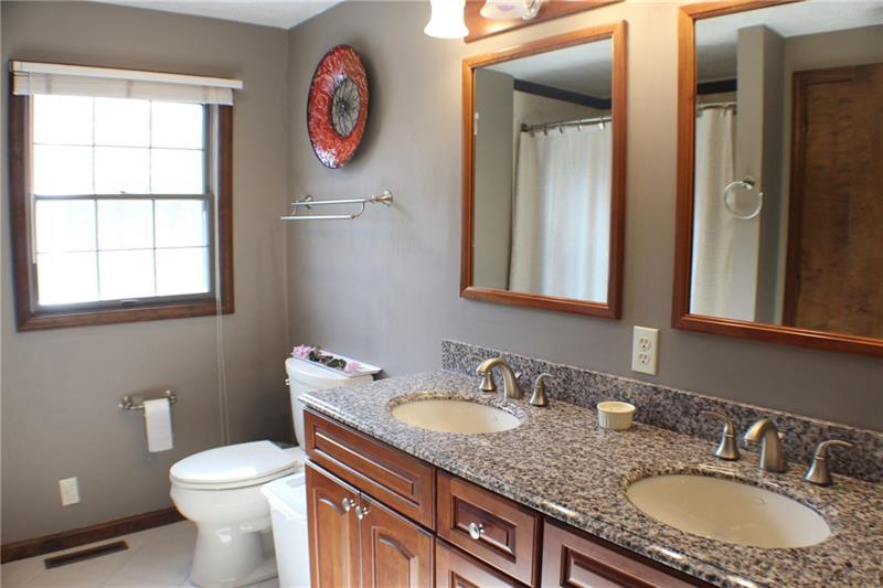 726 Enterprise Road Grove City, PA 16127 - Photo 19 of 22 Gallery Image 19