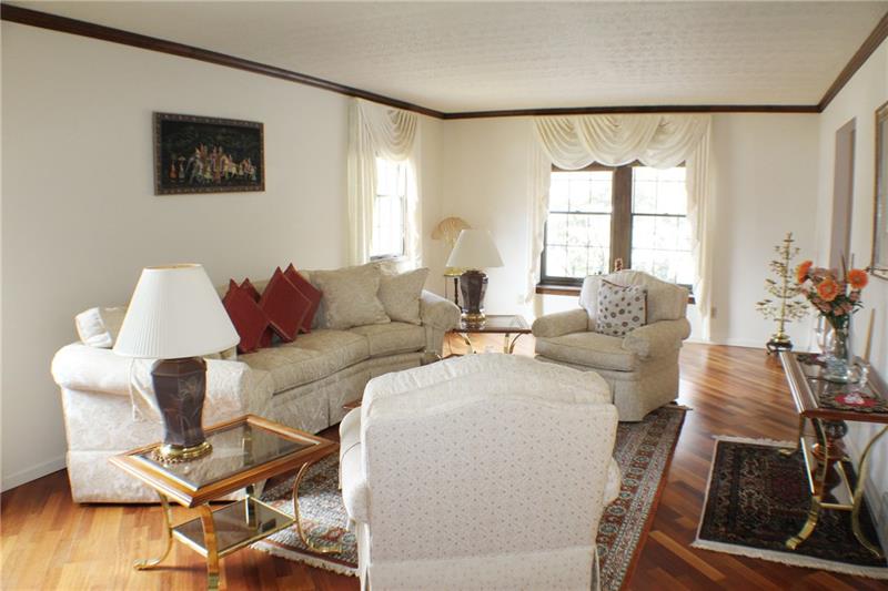 726 Enterprise Road Grove City, PA 16127 - Photo 5 of 22 Gallery Image 5
