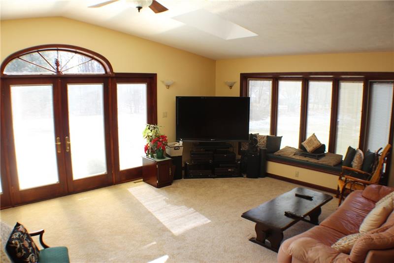 726 Enterprise Road Grove City, PA 16127 - Photo 9 of 22 Gallery Image 9