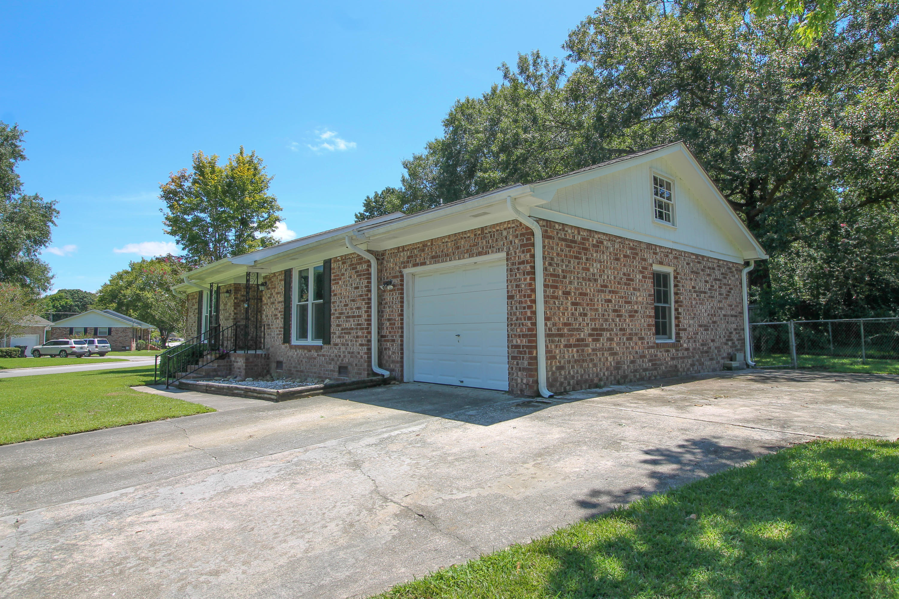 103 Drexel Road Ladson, SC 29456 - Photo 3 of 34 IMG_8659