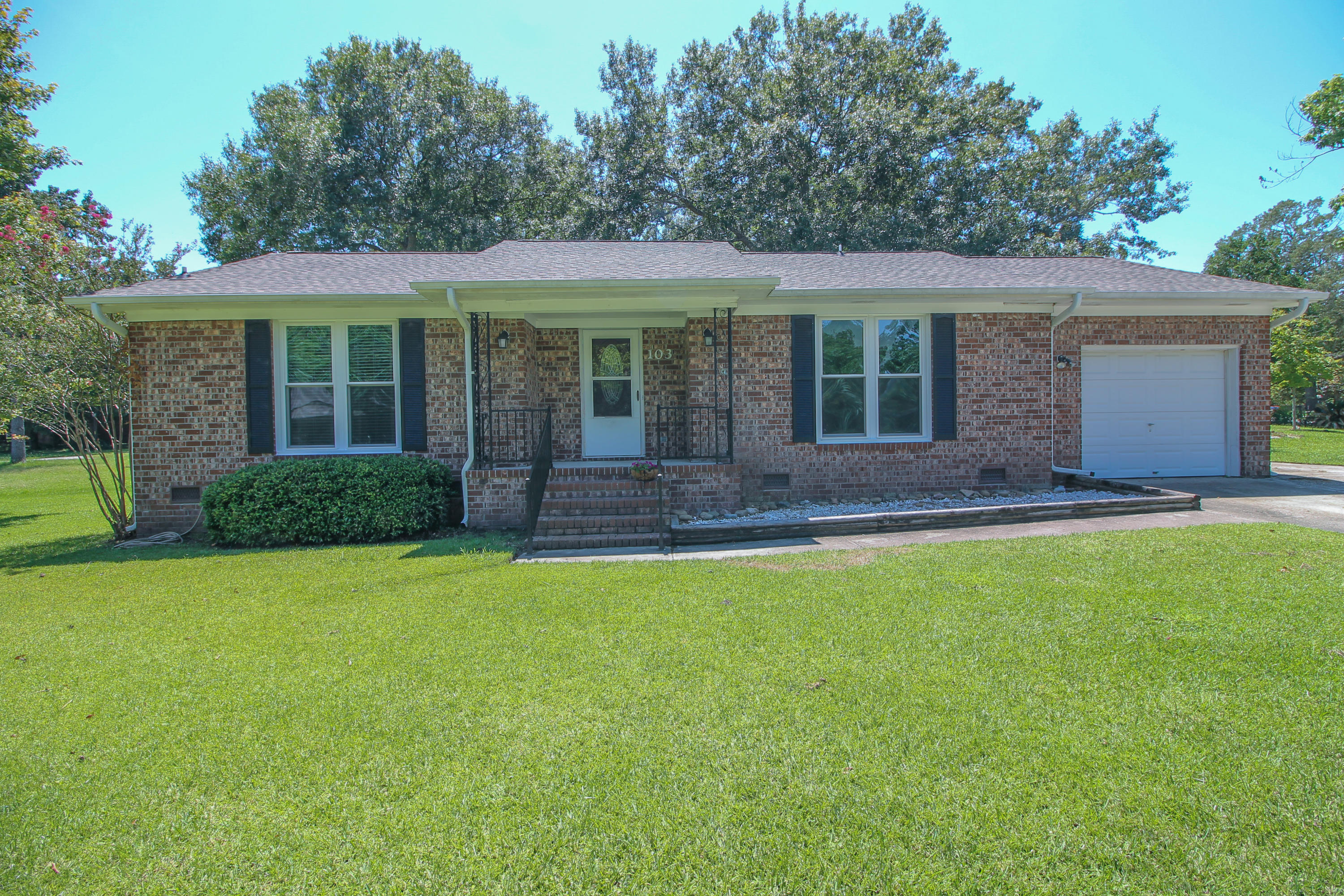 103 Drexel Road Ladson, SC 29456 - Photo 5 of 34 IMG_8657