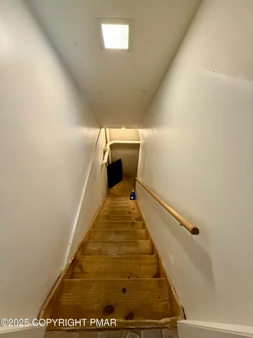 $2,150 | 353 Braeside Avenue, East Stroudsburg, PA 18301