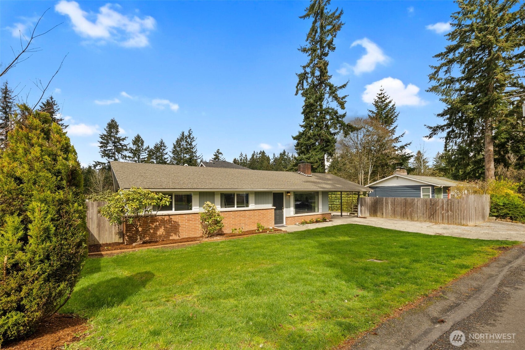 3324 Northeast 17th Place Renton, WA 98056 - Photo 2 of 28