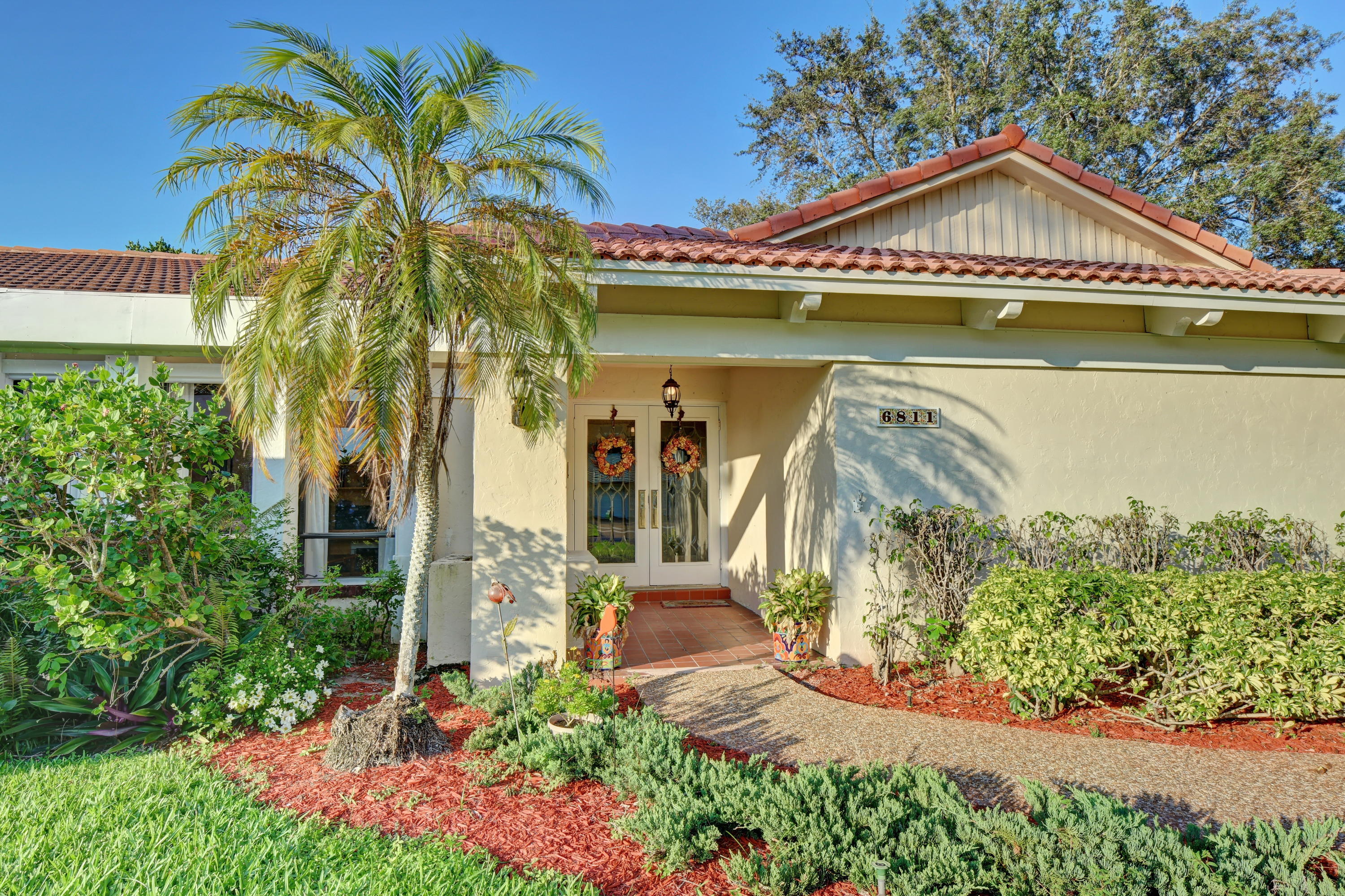 6811 Giralda Circle Boca Raton, FL 33433 - Photo 3 of 32 N2G28