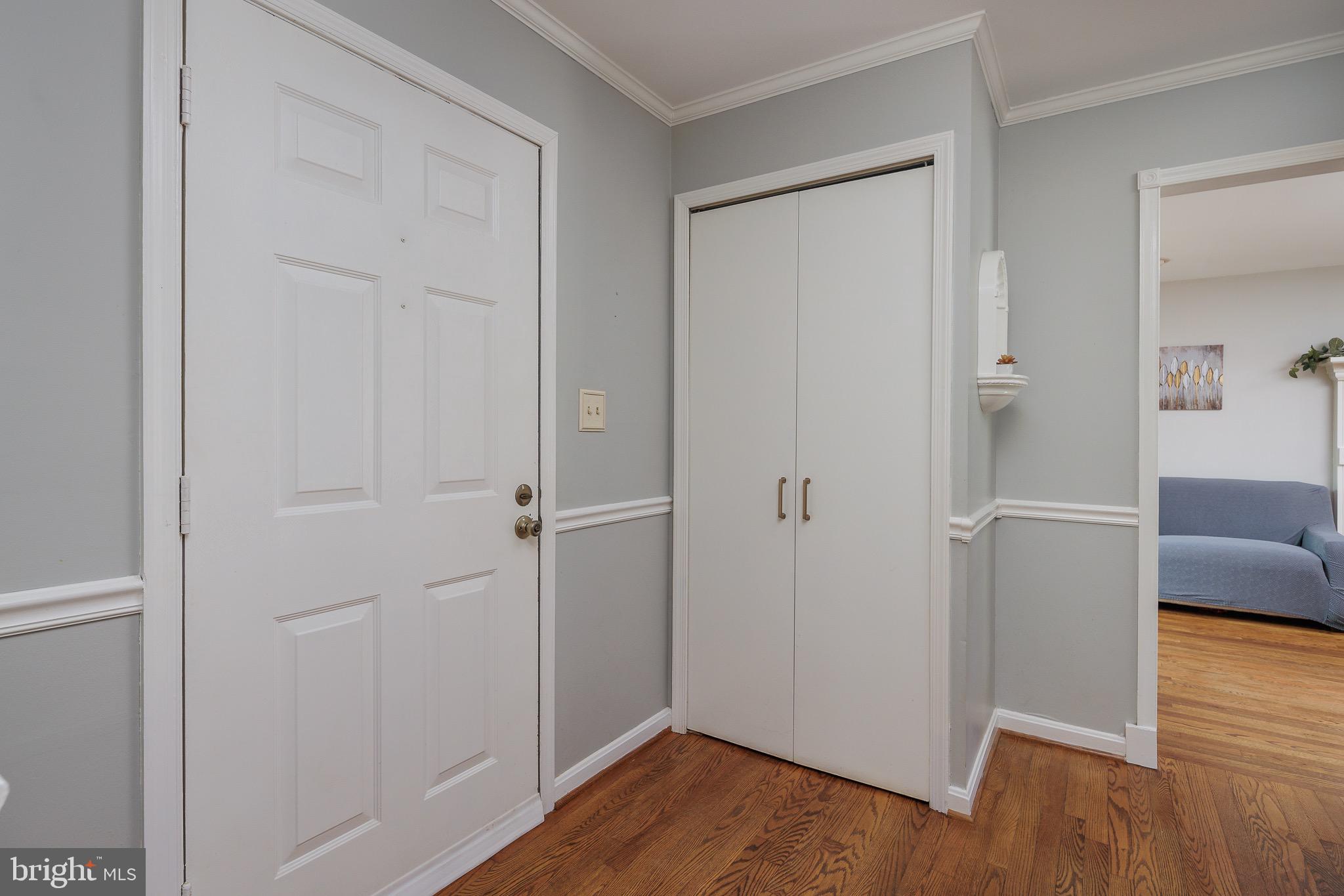 1817 Cranberry Lane Reston, VA 20191 - Photo 6 of 40 Foyer