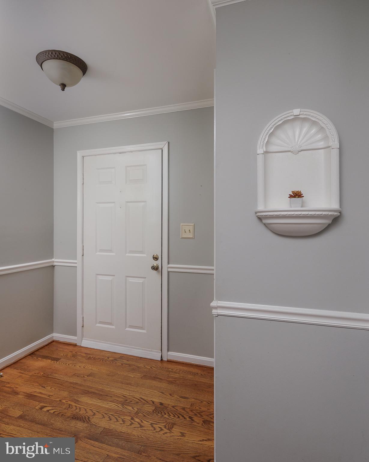 1817 Cranberry Lane Reston, VA 20191 - Photo 7 of 40 Foyer