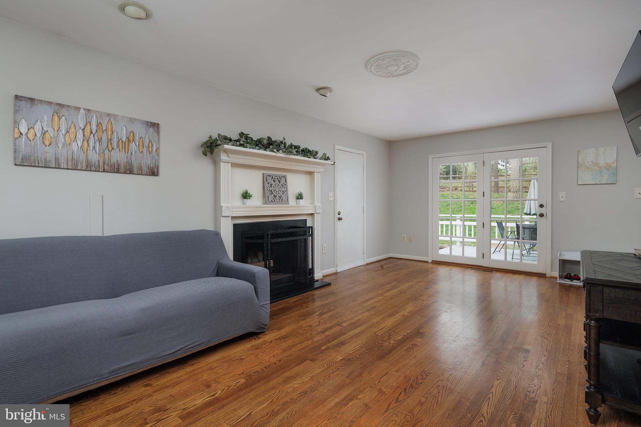 1817 Cranberry Lane Reston, VA 20191 - Photo 9 of 40
