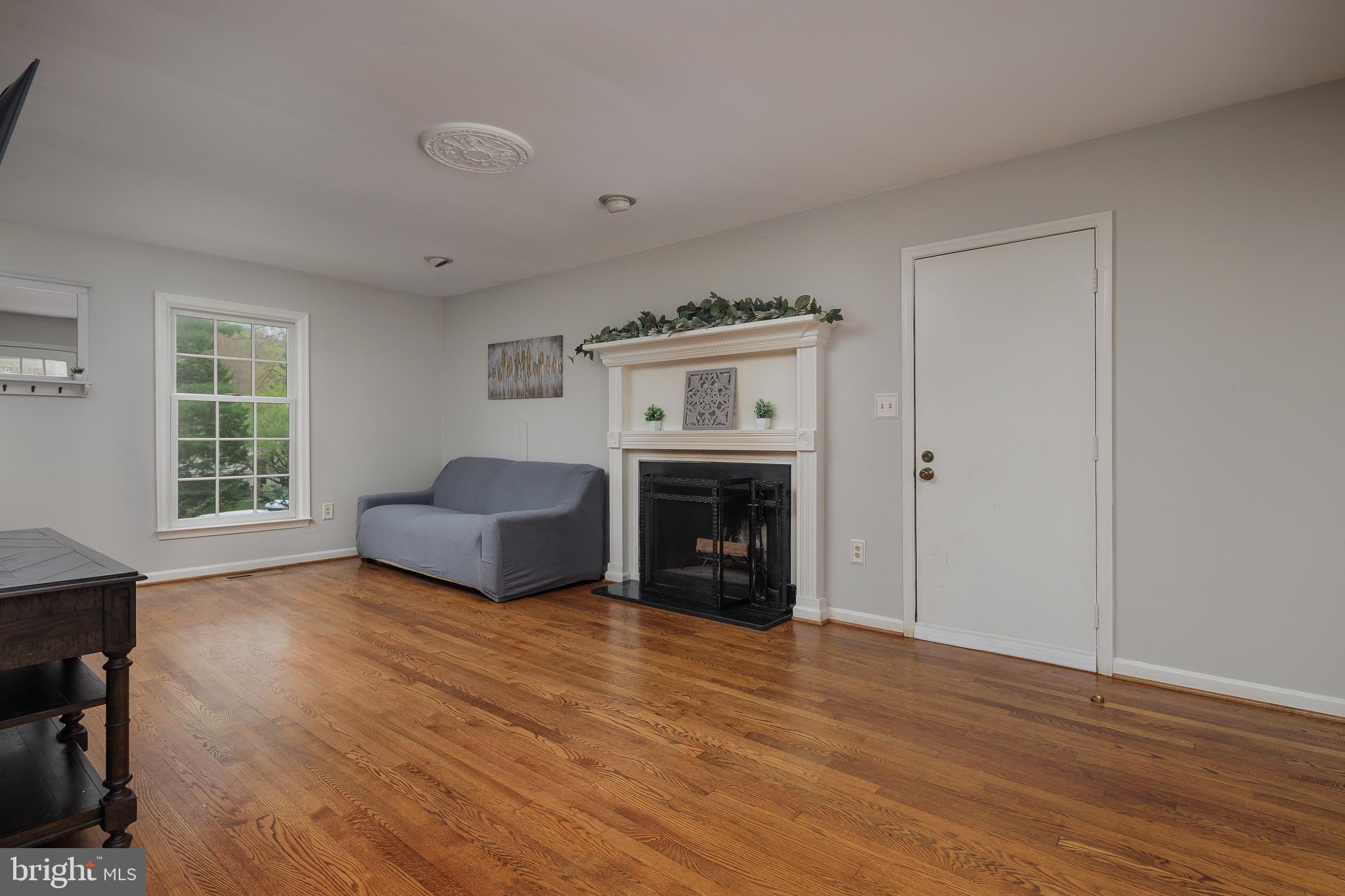 1817 Cranberry Lane Reston, VA 20191 - Photo 10 of 40