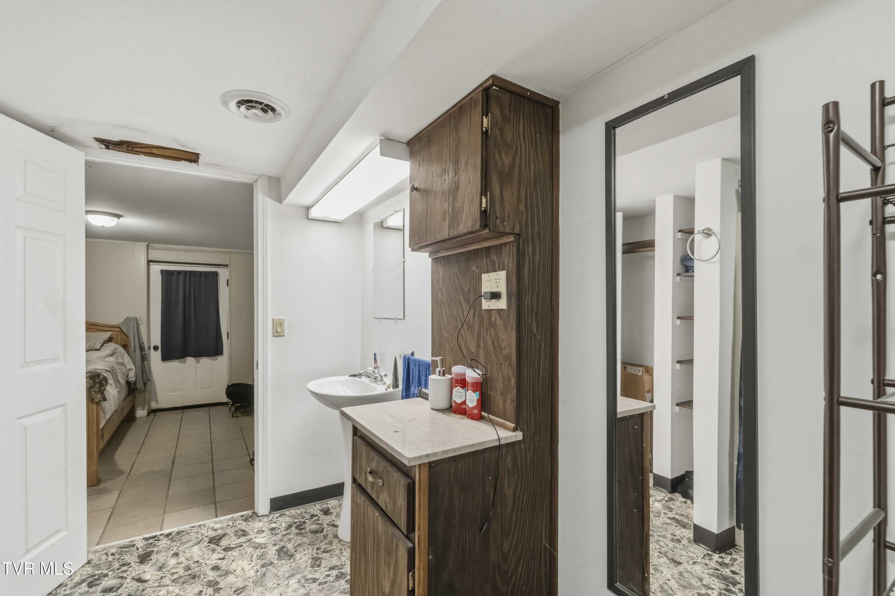 876 Wykle Road Greeneville, TN 37743 - Photo 31 of 43 DSC03622