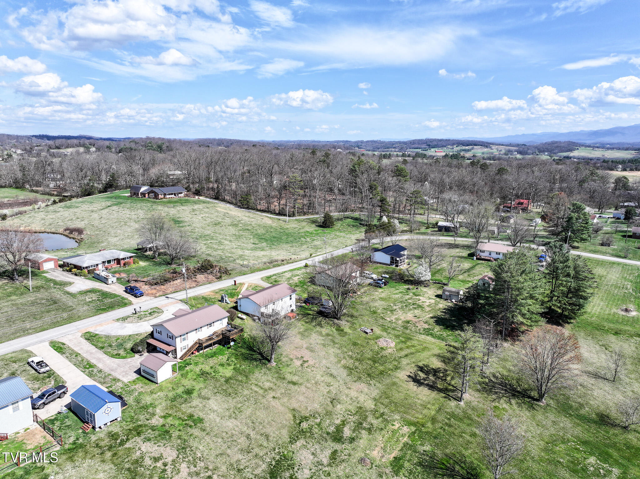 876 Wykle Road Greeneville, TN 37743 - Photo 42 of 43 DJI_20260311135443_0292_D