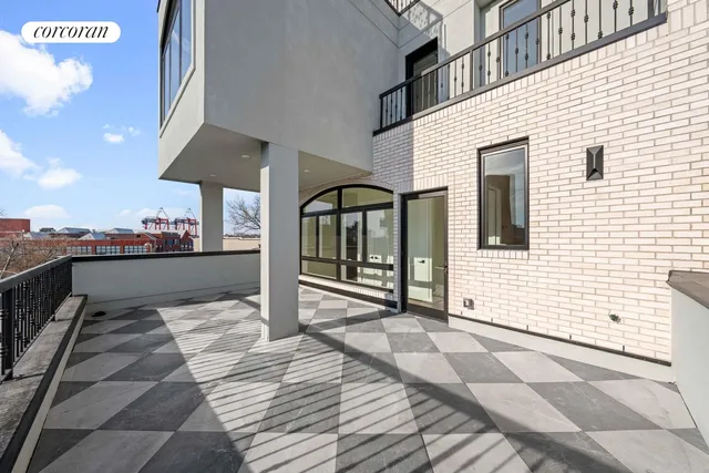 $7,500,000 | 41 Summit Street | Columbia Street Waterfront