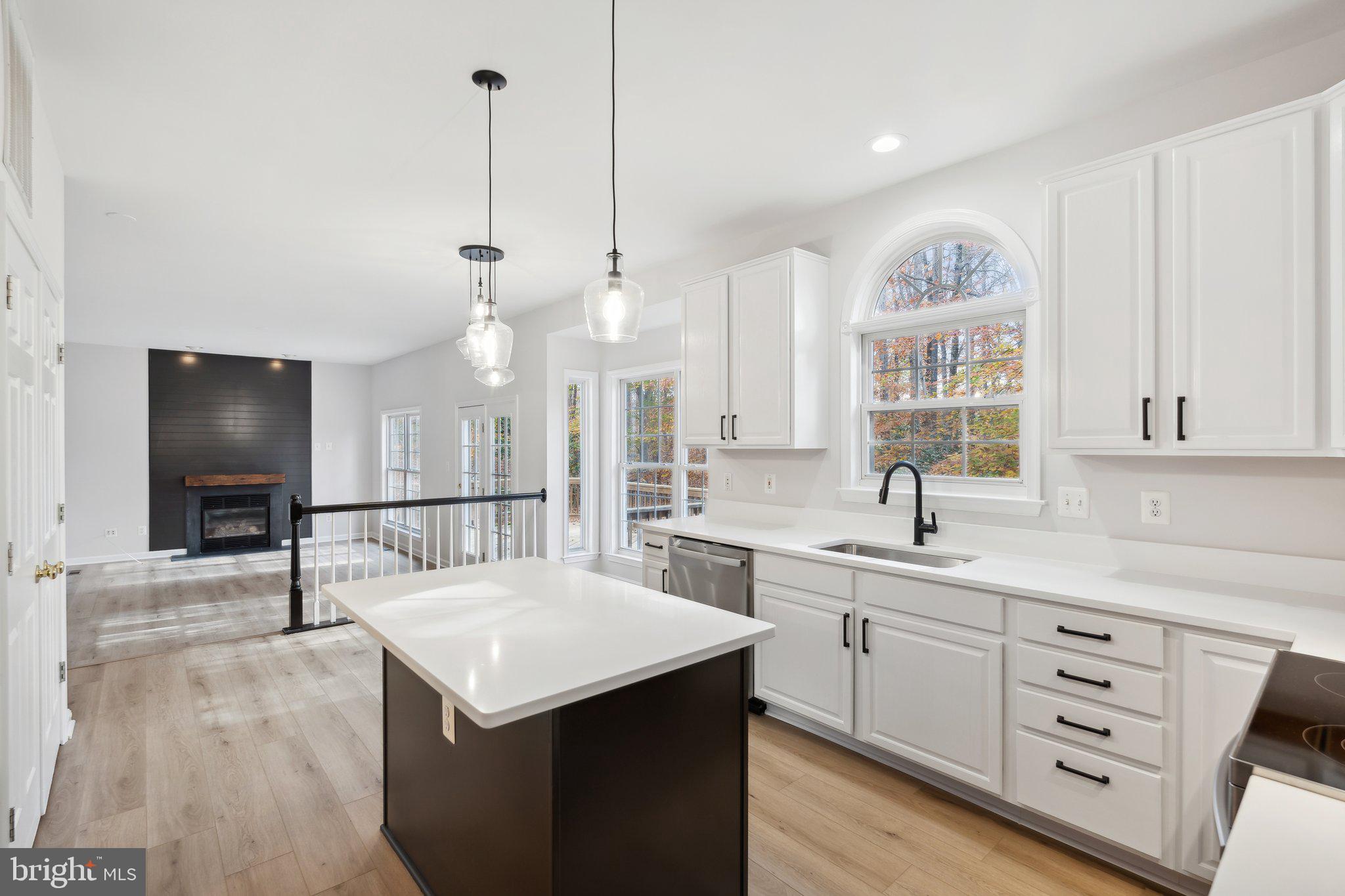 8385 Sinclair Mill Road Manassas, VA 20112 - Photo 11 of 56 Kitchen