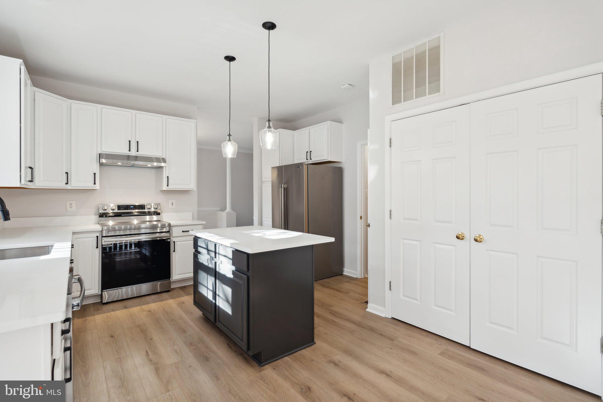 8385 Sinclair Mill Road Manassas, VA 20112 - Photo 15 of 56 Kitchen