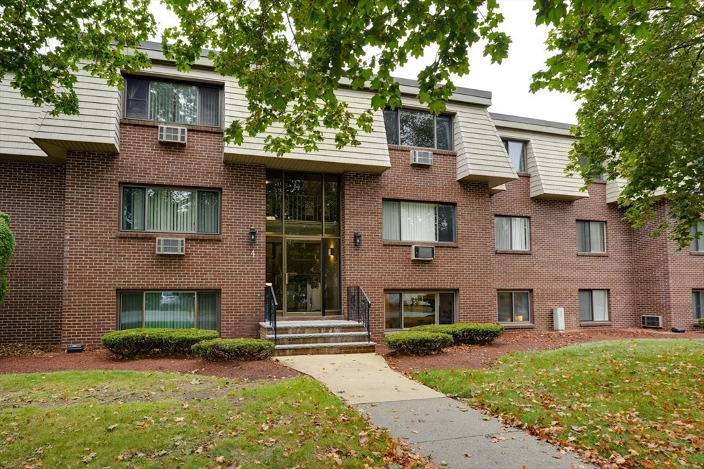 4 Hallmark Gardens, Unit 2 Burlington, MA 01803 - Photo 1 of 19