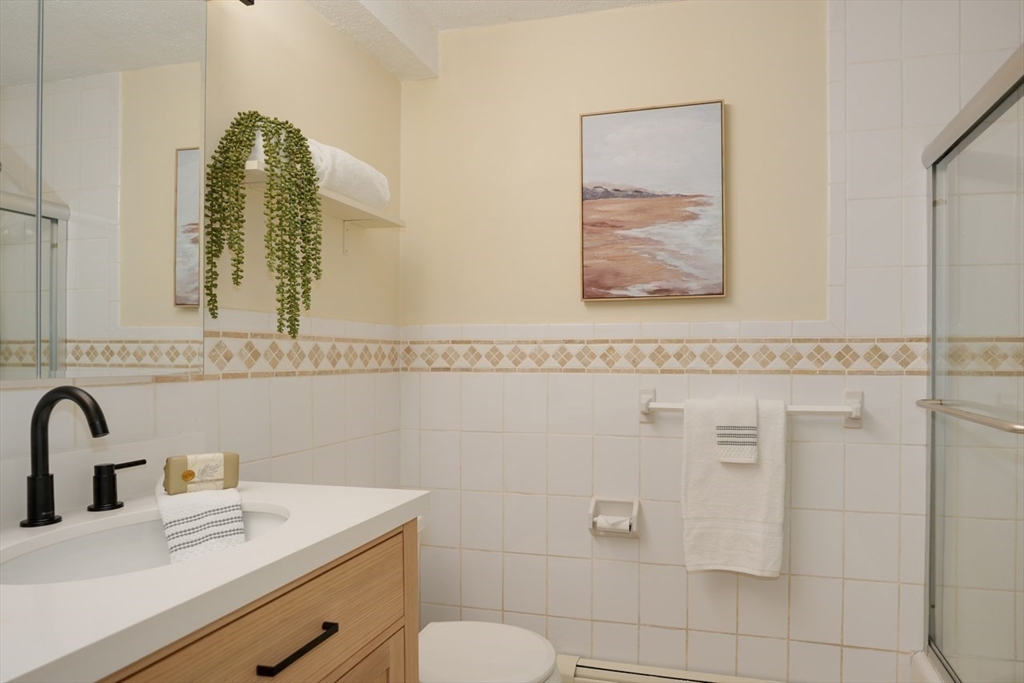 4 Hallmark Gardens, Unit 2 Burlington, MA 01803 - Photo 15 of 19