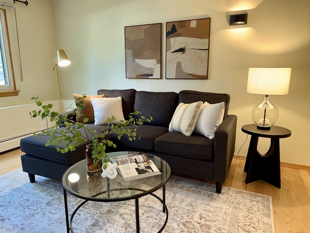 4 Hallmark Gardens, Unit 2 Burlington, MA 01803 - Photo 4 of 19